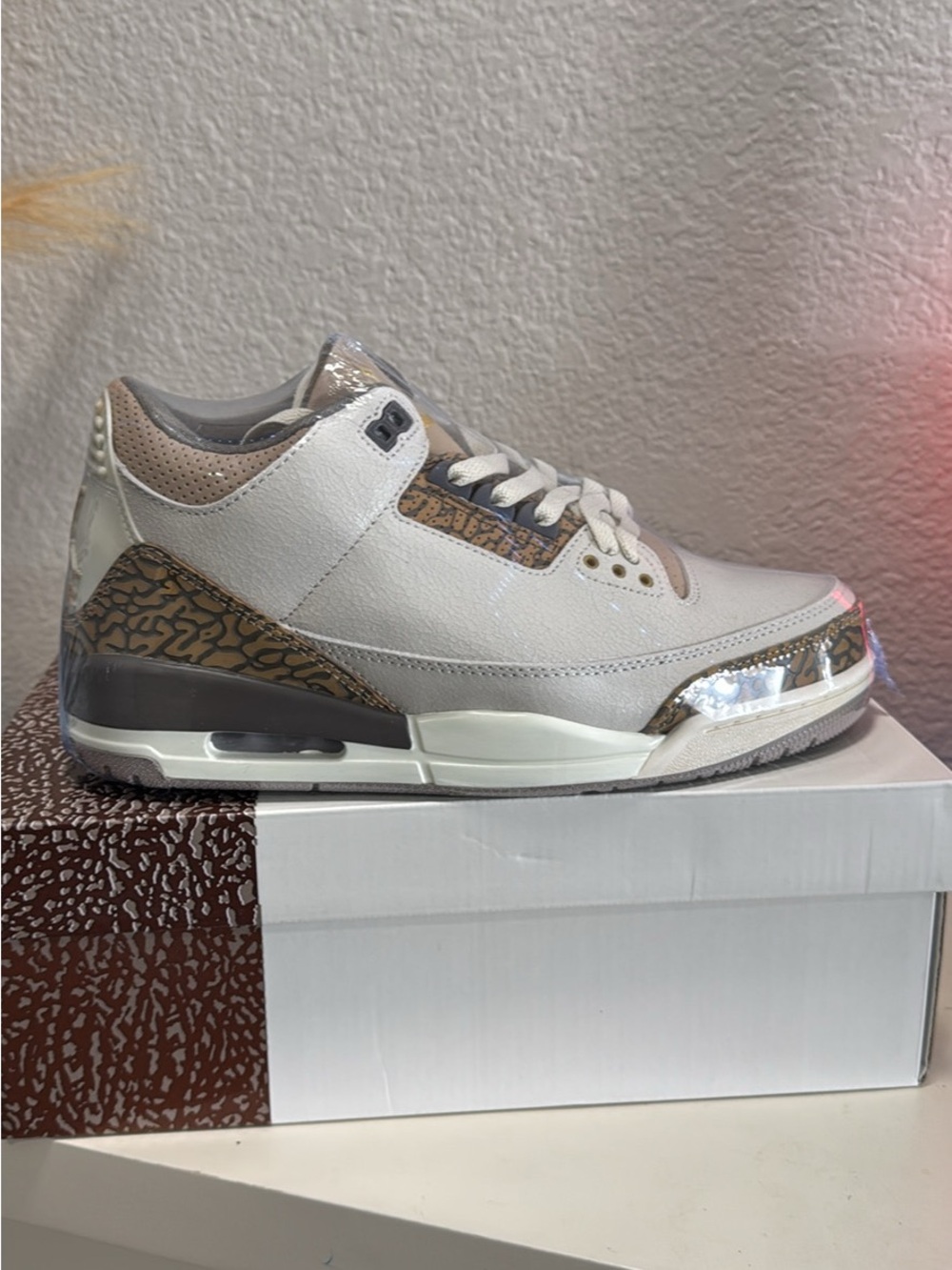 Jordan Low-Top Sneakers in White and Beige with Elephant Print